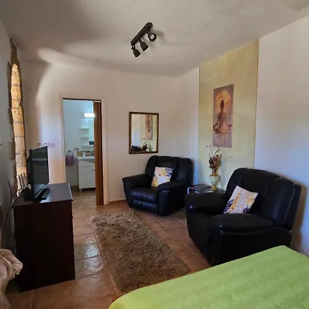 Apartament Secluded Garden