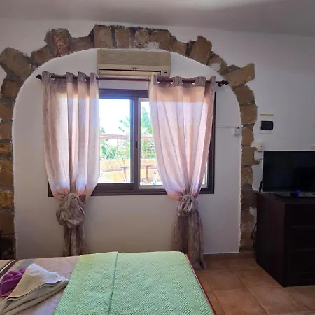Apartman Secluded Garden *