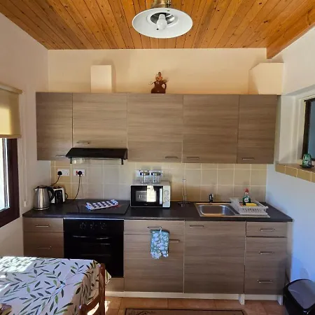 Secluded Garden Apartament